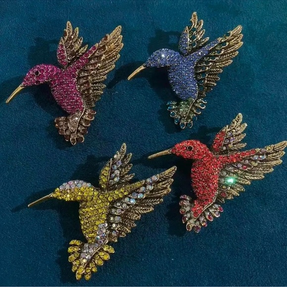 Hummingbird Red Gold Brooch - Picture 1 of 7